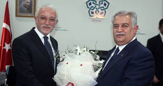 Yeni rektör görevine gözyaşlarıyla başladı