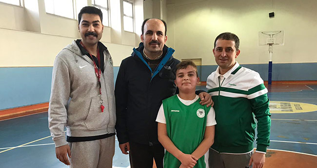 Esad Altay, basketbola adım attı