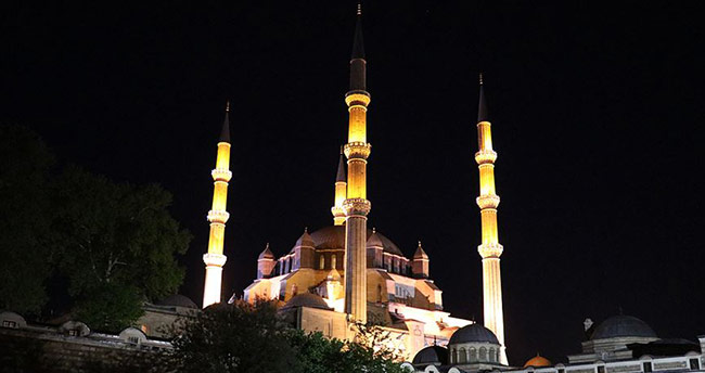 Berat Kandili’nde yapılacak ibadetler! Berat Kandilinde hangi dualar okunur, nasıl ibadet edilir?
