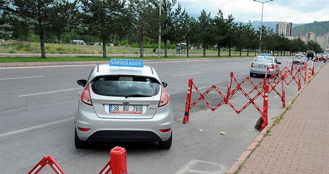 Ehliyet sınavlarına ‘e-Trafik’ ile anlık denetim