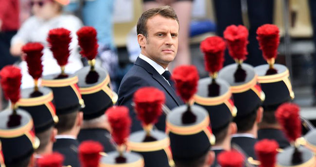 Macron 2 yılda 15 bakan kaybetti