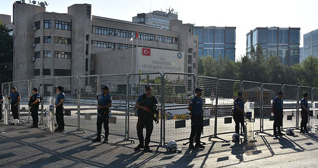 Üç belediye başkanı görevden uzaklaştırıldı