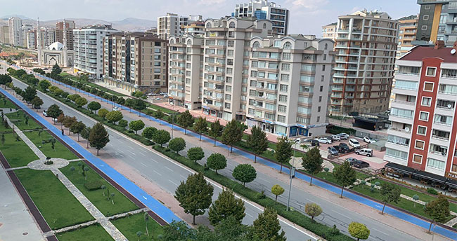 Şefikcan Caddesi’ne ulaşılamıyor, gidilemiyor!
