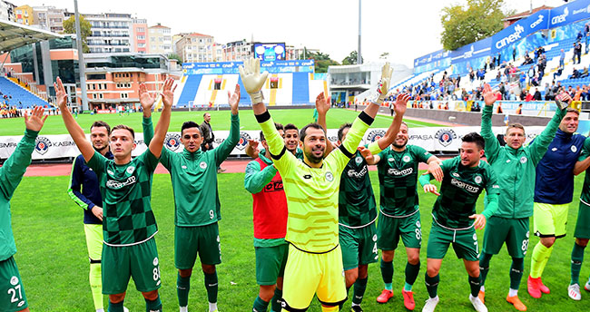 Konyaspor zirveye göz kırptı
