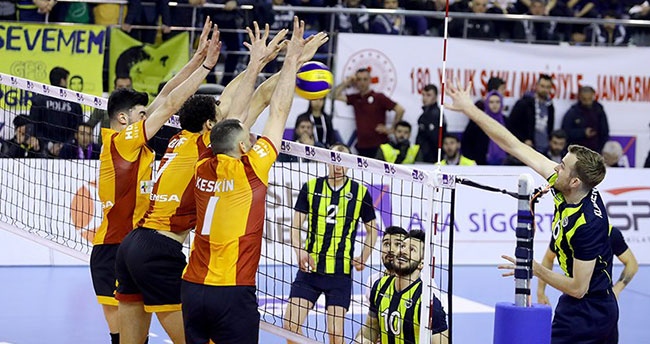 Kupa sahibini buluyor