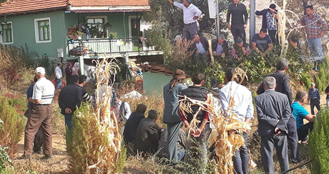 Aynı aileden 4 kişi ölü bulundu