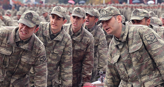 Yeni askerlik sisteminin ilk yedek astsubayları yemin etti