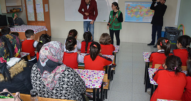 Medeniyet Okulu Tiyatrosu 31 ilçede öğrencilerle buluşuyor