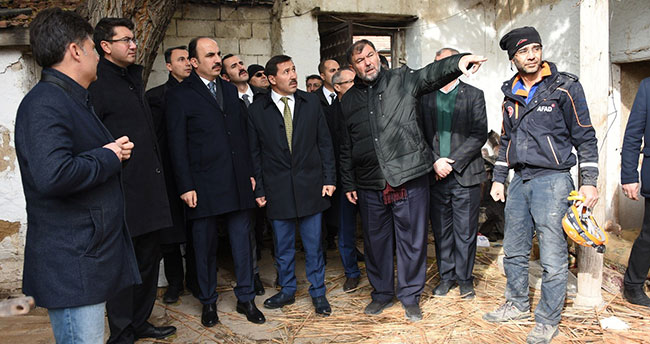 Başkan Kılca 3 kişinin hayatını kaybettiği çöken binada incelemede bulundu