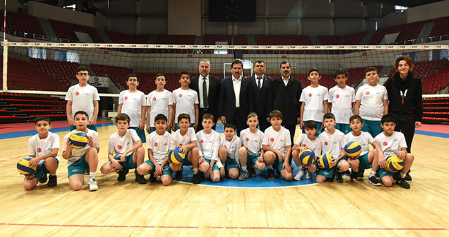 Karataylı çocuklar geleceğe sporla hazırlanıyor