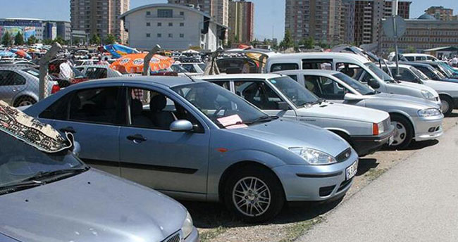 İkinci el araç satışları martta frene bastı