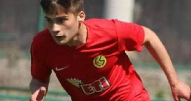 Eskişehirspor’un genç futbolcusu Kaan Öztürk hayatını kaybetti