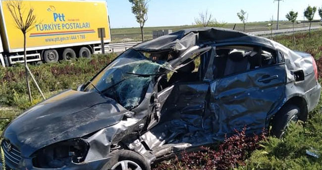 Aksaray-Konya kara yolunda otomobil ile minibüs çarpıştı: 1 ölü