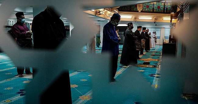 Dünyada Ramazan Bayramı Kovid-19 gölgesinde kutlanıyor