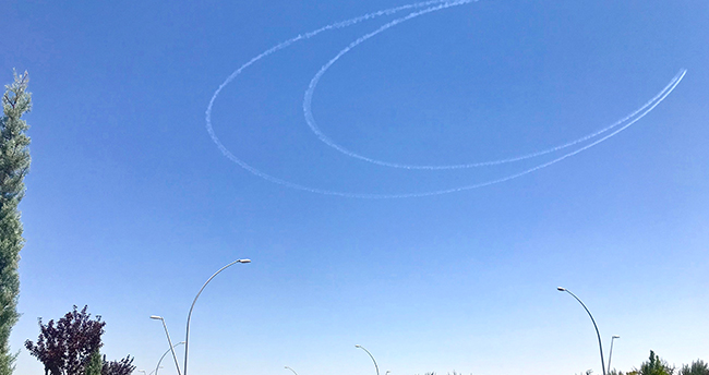 Türk Yıldızları Konya semalarında hilal çizdi