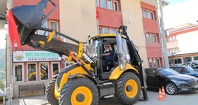 Hadim Belediyesine iş makinesi hibe edildi