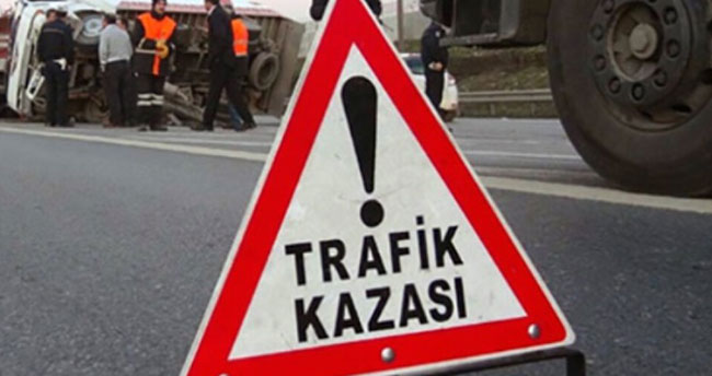 Afyonkarahisar-Konya kara yolunda tıra çarpan otomobilin sürücüsü hayatını kaybetti