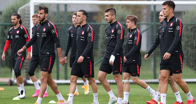 Milliler İngiltere virajında