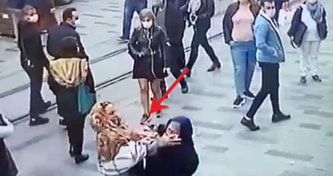 Akılalmaz olay! Herkes işi gücü bıraktı, onların kavgasını izledi