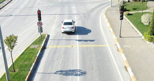 Trafik ışık ve işareti ihlali nedeniyle 195 araç trafikten men edildi