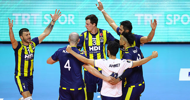 Voleybolda heyecan sürüyor
