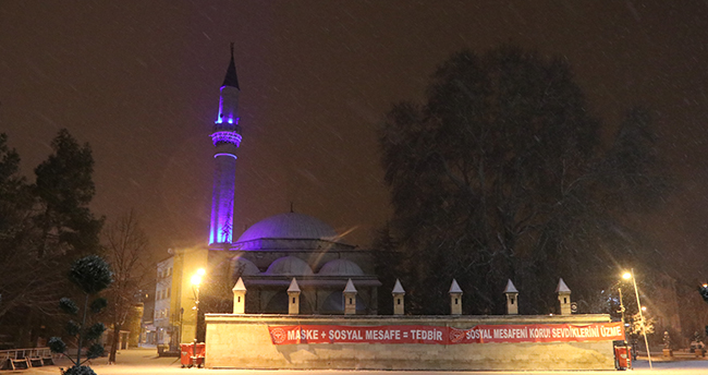 Karaman kar yağışı ile beyaza büründü