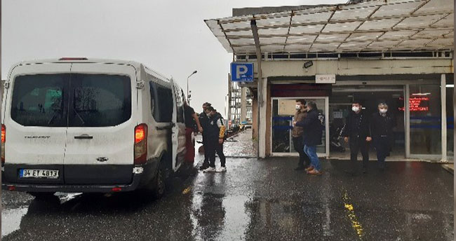 Kabe fotoğrafını yere seren 4 kişi adliyeye sevk edildi