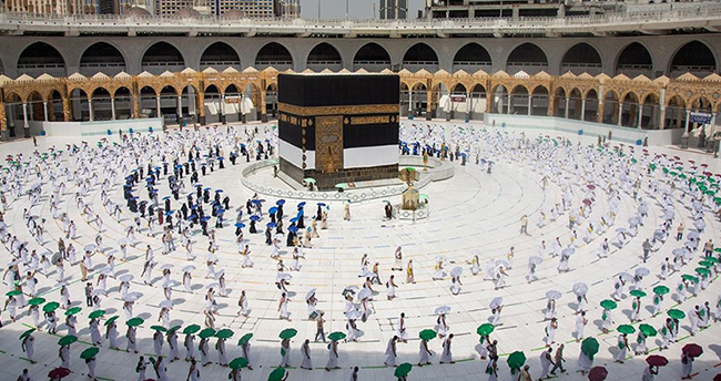 Suudi Arabistan, hac ibadeti için Kovid-19 aşısı olma şartı getirdi