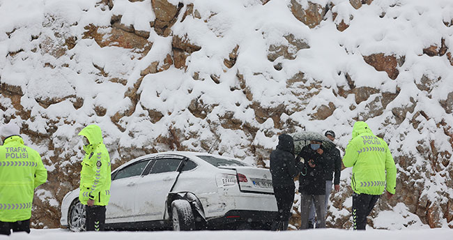 Konya- Antalya kara yolunda ulaşımda zorluk yaşanıyor