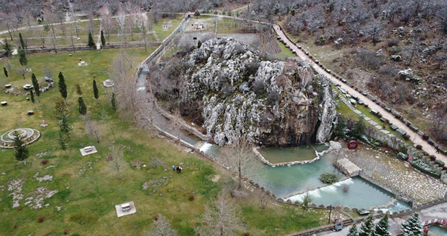 Toros Dağlarında yağışlar sonrası akan sular görsel şölen oluşturdu