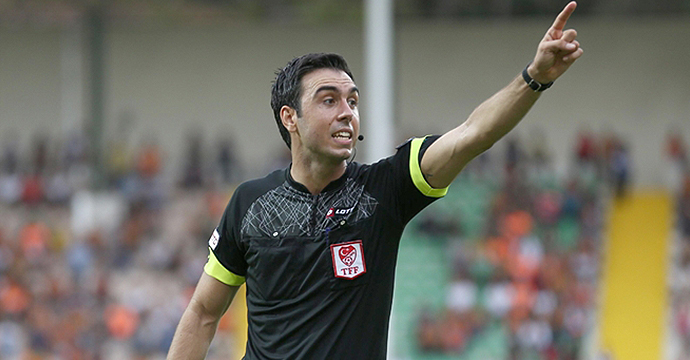İH Konyaspor-MKE Ankaragücü maçının hakemi Arda Kardeşler