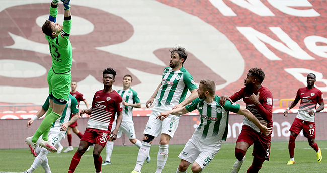 Konyaspor ilk kez kızardı