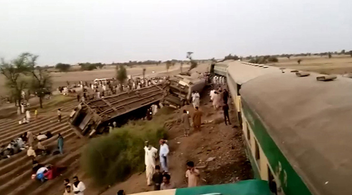 Pakistan’da tren kazası: 30 ölü, 50 yaralı