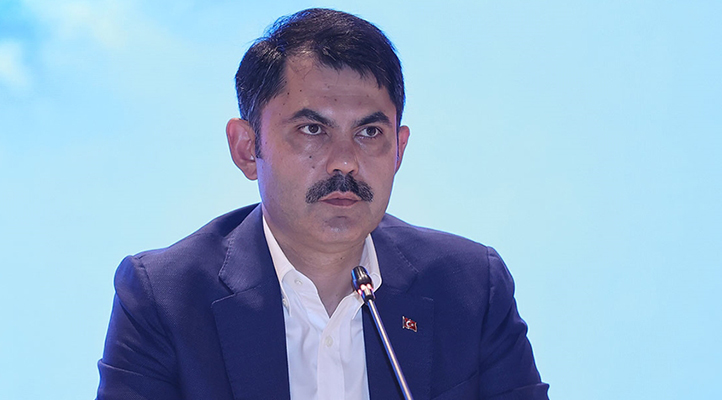 Bakan Kurum: Marmara Denizi’nde ilk 20 metrede artık müsilaja rastlanmıyor