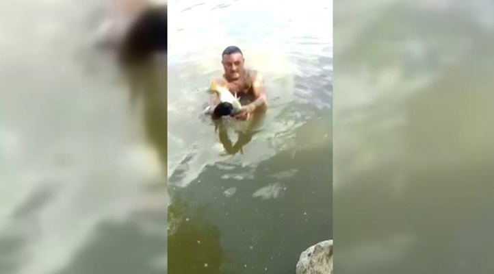 Çıplak elle balık tutan adamın yeteneği şaşırttı