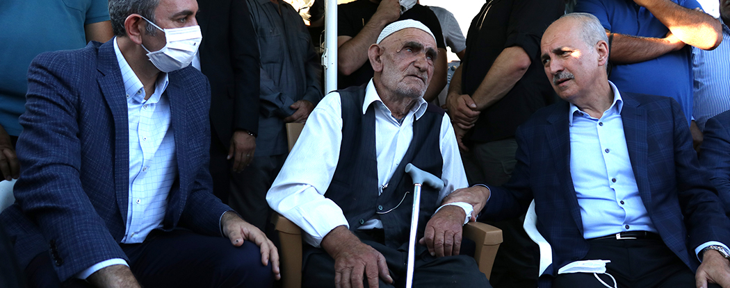 Adalet Bakanı Abdulhamit Gül, Konya’da silahlı saldırıda öldürülen 7 kişinin yakınlarına taziye ziyaretinde bulundu
