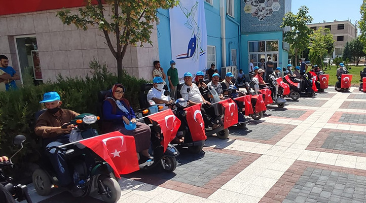 Güneysınır’da 30 akülü engelli aracı ihtiyaç sahiplerine verildi