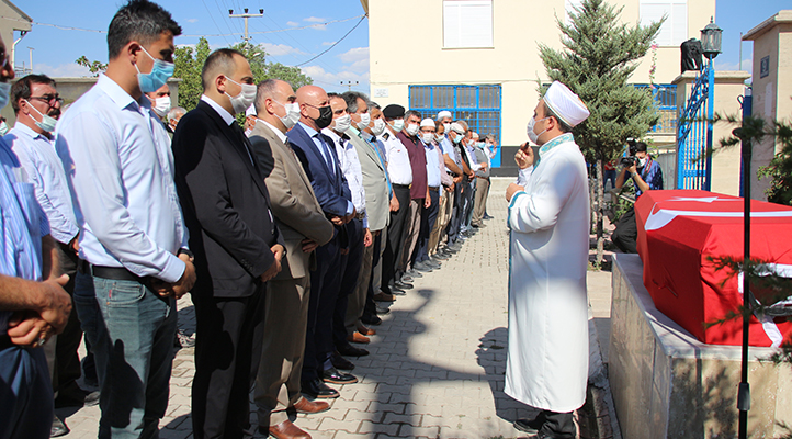 Eski Konya Valisi Arif Atilla Osmançelebioğlu, son yolculuğuna uğurlandı