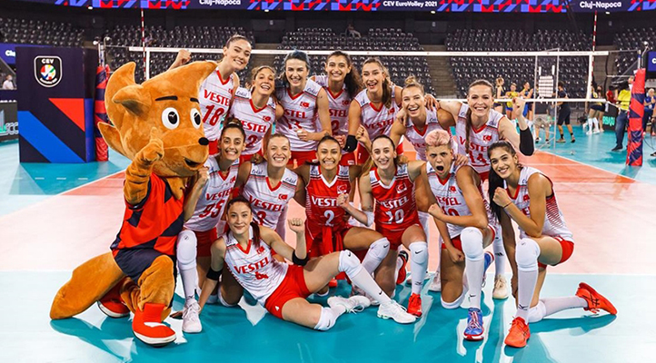 Türkiye 2021 Avrupa Kadınlar Voleybol Şampiyonası’nda 8’li finallere yükseldi