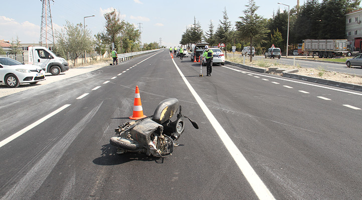 Konya’da otomobille çarpışan elektrikli bisikletin sürücüsü hayatını kaybetti