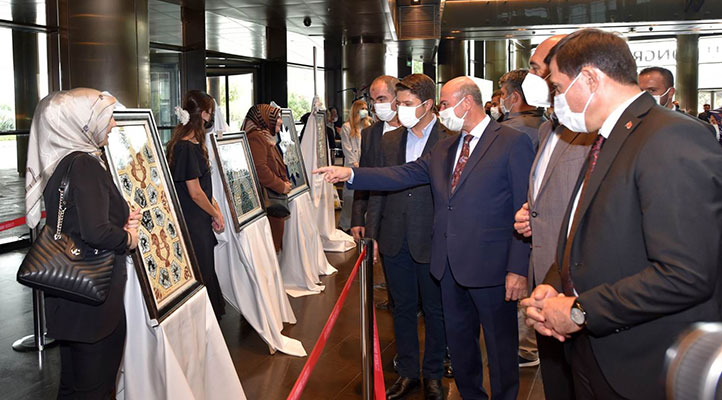 “Yaşayan Miras” isimli ulusal çini yarışmasının ödülleri sahiplerini buldu
