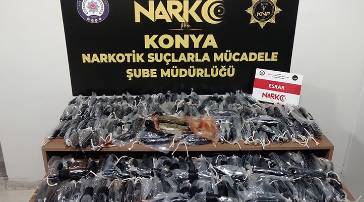 Konya’da otomobilin LPG tankına gizlenmiş 14,5 kilogram esrar ele geçirildi