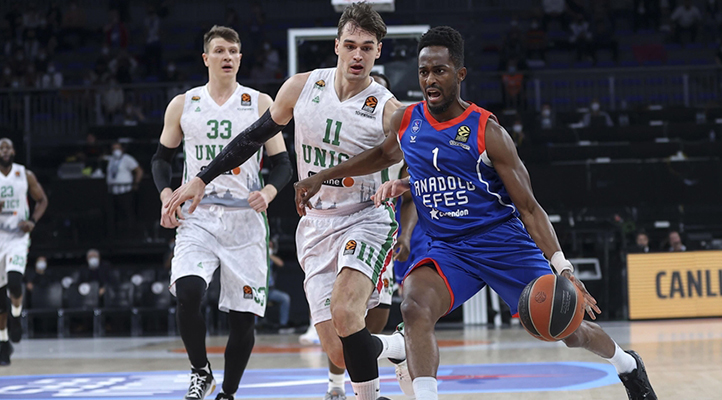 Anadolu Efes, Rusya temsilcisi UNICS Kazan’ı 71-68 yendi