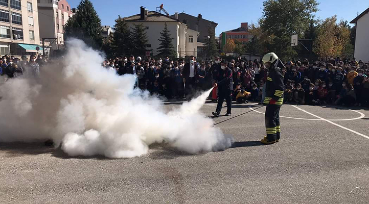 Seydişehir’de öğrencilere yangın eğitimi veriliyor