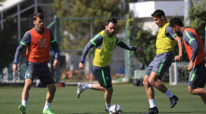 Konyaspor’da Fenerbahçe hazırlığı başladı