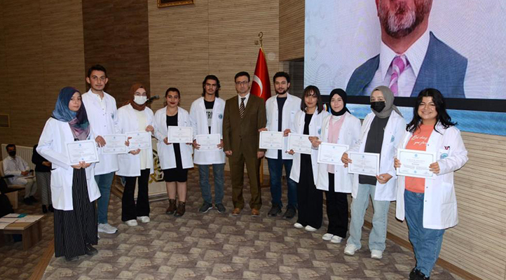 Akademik Gelişim Programı’nı tamamlayan Meram Tıp öğrencileri sertifikalarını aldı
