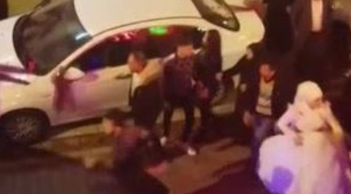 Adres: Esenyurt! Gelin düğünü bıraktı kavga ayırdı