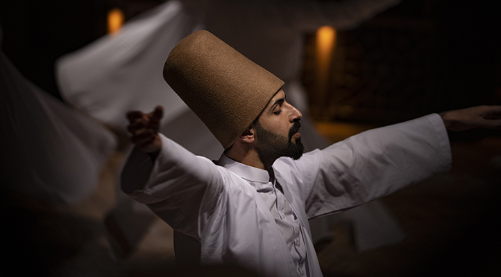 Yüzyıllardır insanlığa ışık tutan düşünce insanı: Mevlana Celaleddin-i Rumi
