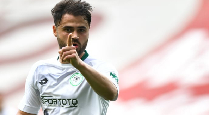 Konyaspor’un futbolcusu Ahmet Çalık, trafik kazasında hayatını kaybetti