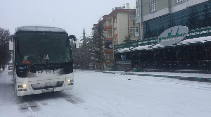 Ankara’dan Konya’ya gelen araçlar Kulu’da bekletiliyor